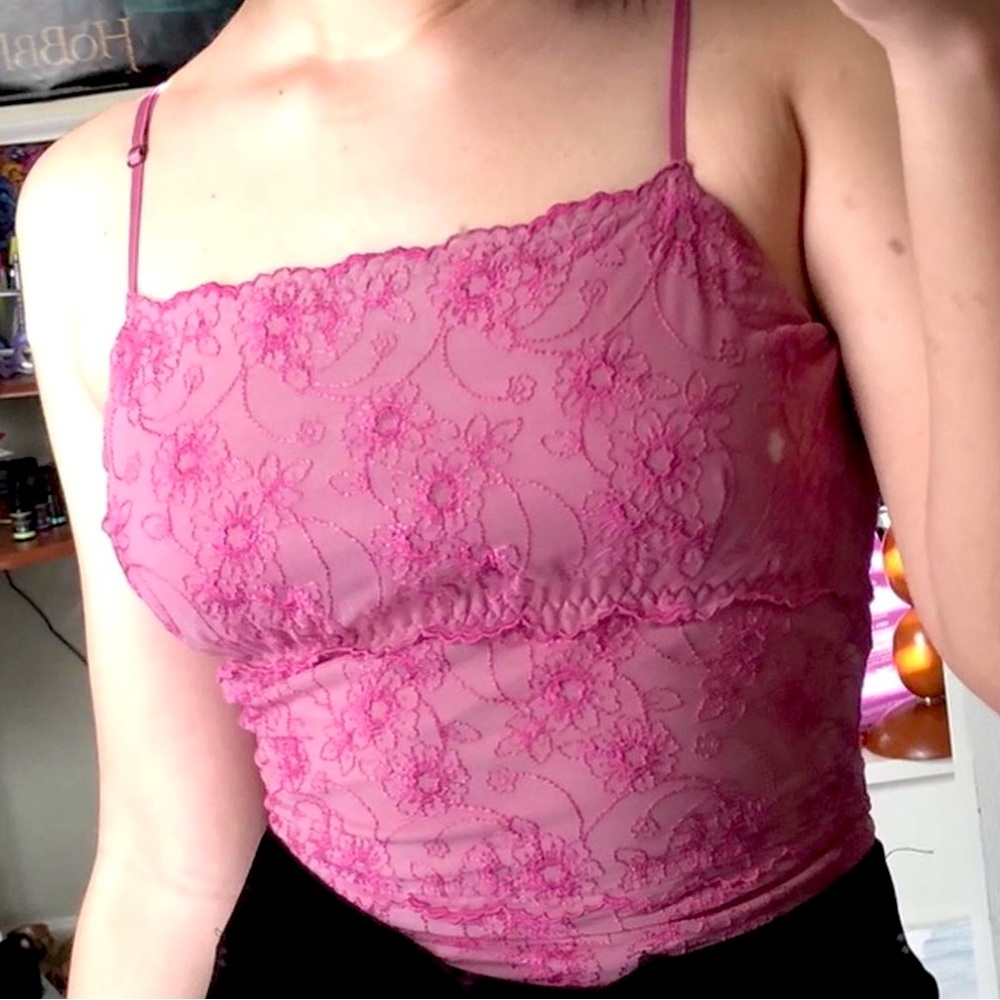 90’s lilac tank top with little flower stitchings and ruffly lining.